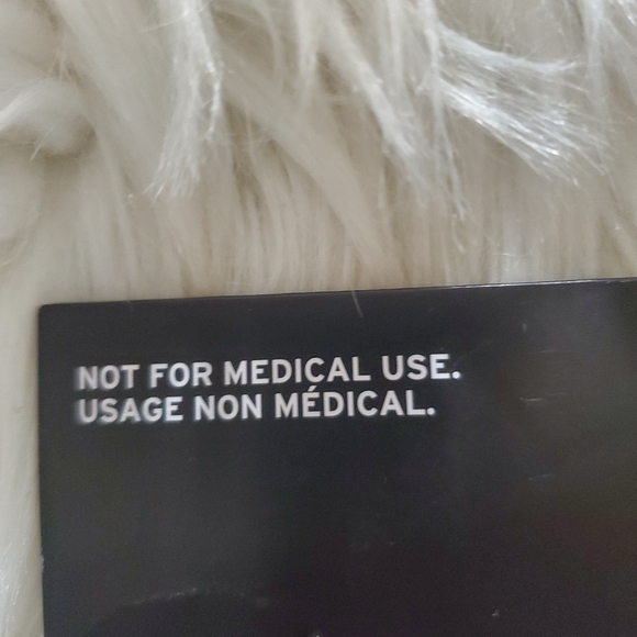 🦋5/$25 Levi's face mask - Picture 5 of 5